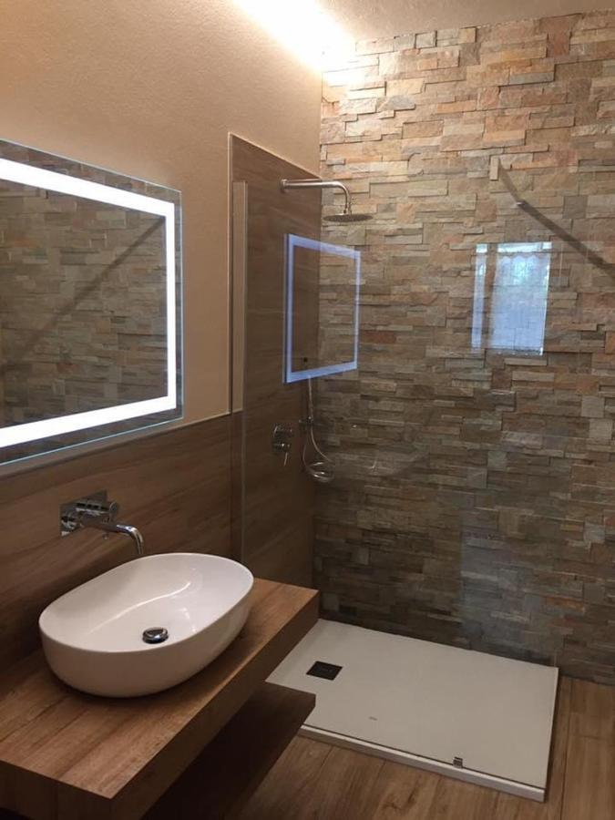 Saint Patrick'S Inn Лимоне Пиемонте Екстериор снимка